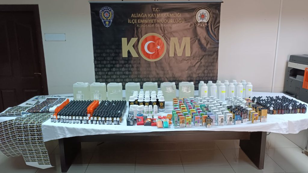 İzmir’de internet kafeye kaçakçılık operasyonu