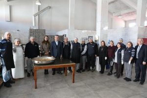 Bergama Belediyesi Aşevi’nden her gün 800 kişiye sıcak yemek
