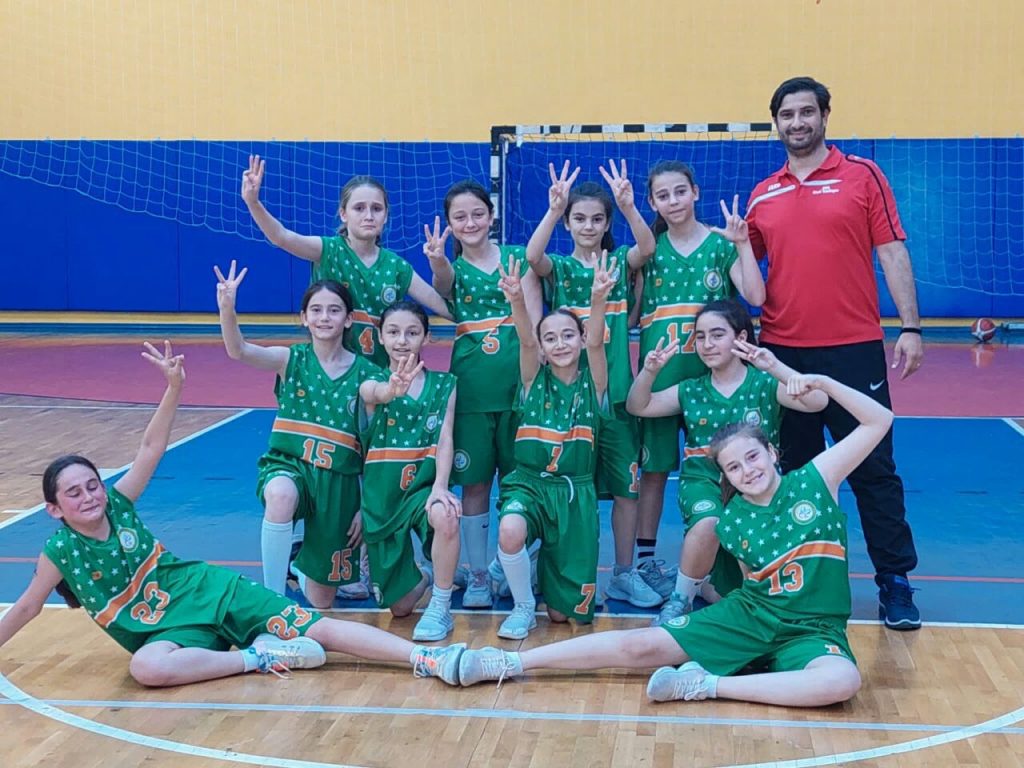 Kınık U 11 Kız Basketbol Takımı’ndan İzmir İl Derecesi