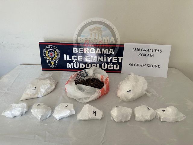 İzmir Polisi Uyuşturucu Tacirlerine Nefes Aldırmıyor!