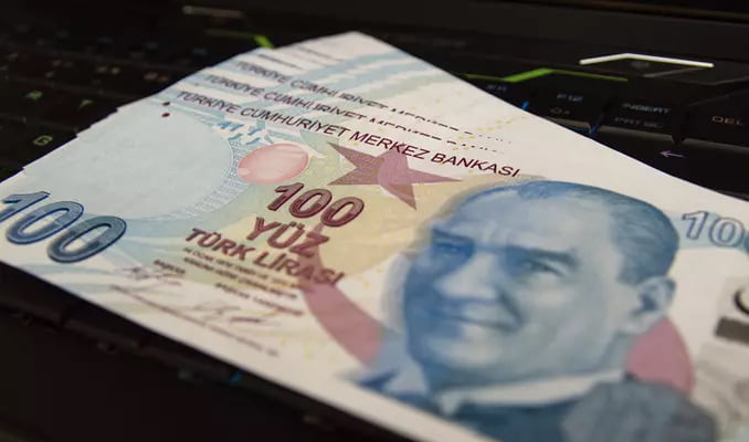 Erdoğan: Kredi ve burs miktarını lisans öğrencileri için 2000 liraya, yüksek lisans öğrencileri içinse 4000 liraya yükseltiyoruz