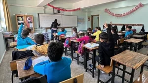 İlkokullarda yazılı ve uygulamalı sınavlar nasıl yapılacak? Türkçe ve yabancı dil dersleri için puanlama sistemi değişti (MEB Yazılı ve Uygulamalı Sınavlar Yönergesi’ni yayımladı)