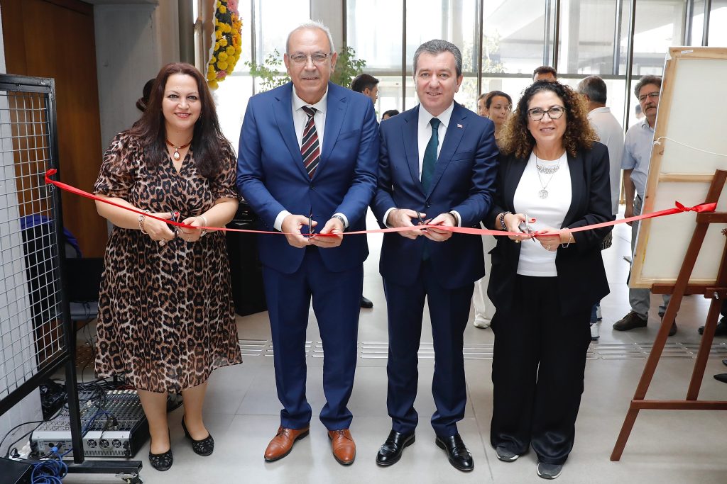 Uluslararası 10. EgeArt Sanat Günleri Vefa Sergisi Bergama’da Başladı