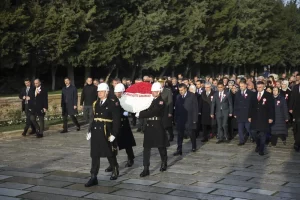 81 ilden gelen öğretmenler Ata’nın huzurunda | Bakan Tekin: Hedefe azim ve kararlılıkla ilerlemekteyiz