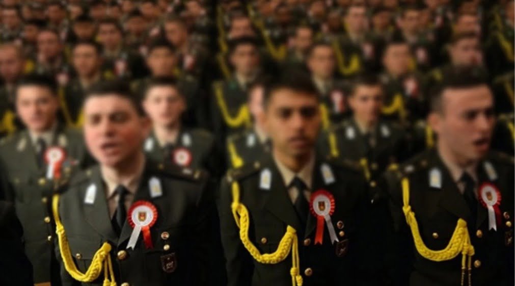 “Askeri okulda teğmen Atatürk fotoğraflarını yırttı” iddiası! MSB yetkililerinden açıklama var