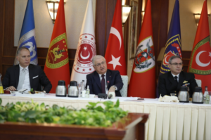 Tuzla Piyade Okulu’ndaki “Atatürk fotoğrafı” kriziyle ilgili Bakan Güler’den açıklama: Hepsi görevden uzaklaştırıldı