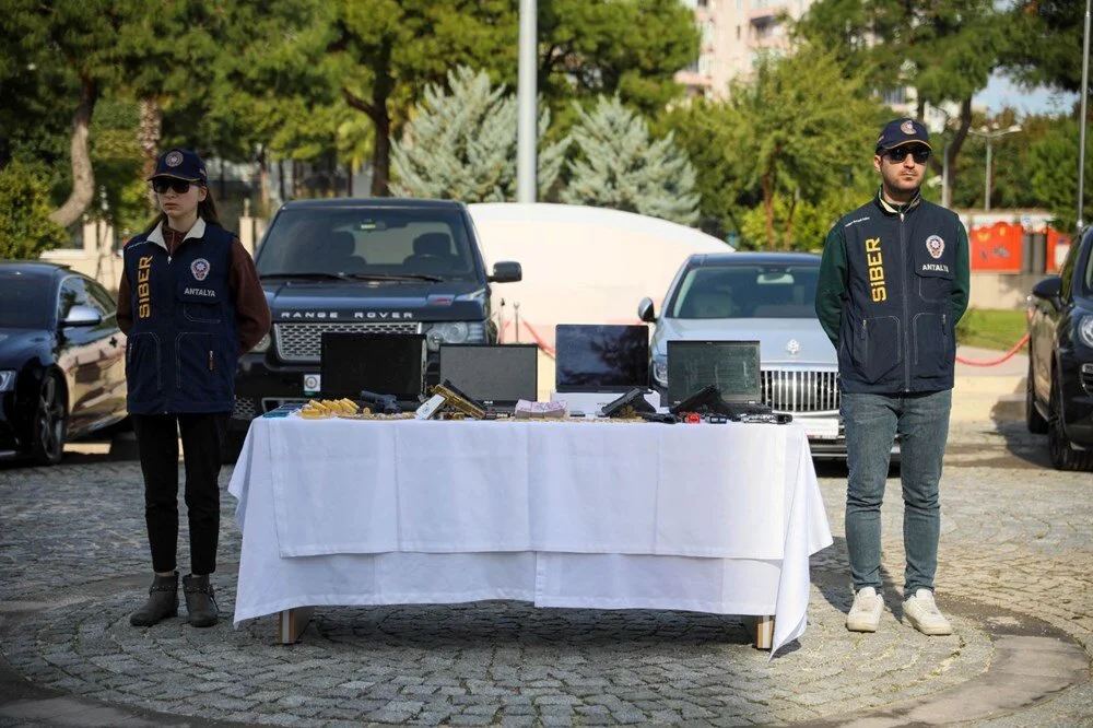 80 otomobil, 19 villa, 8 arsa, altınlar ve silahlar… Milyonluk bahis operasyonunda 120 gözaltı