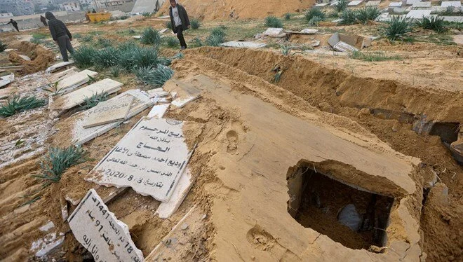 Gazze’de mezarlar tahrip edildi! Uydu görüntüleri gerçeği ortaya çıkardı