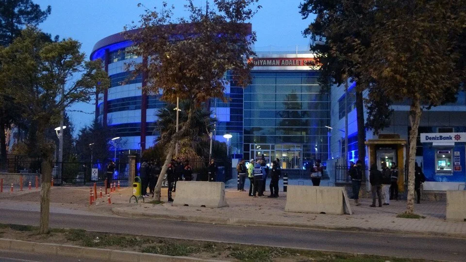 Depremde 72 kişi hayatını kaybetmişti: İsias Oteli davası başladı