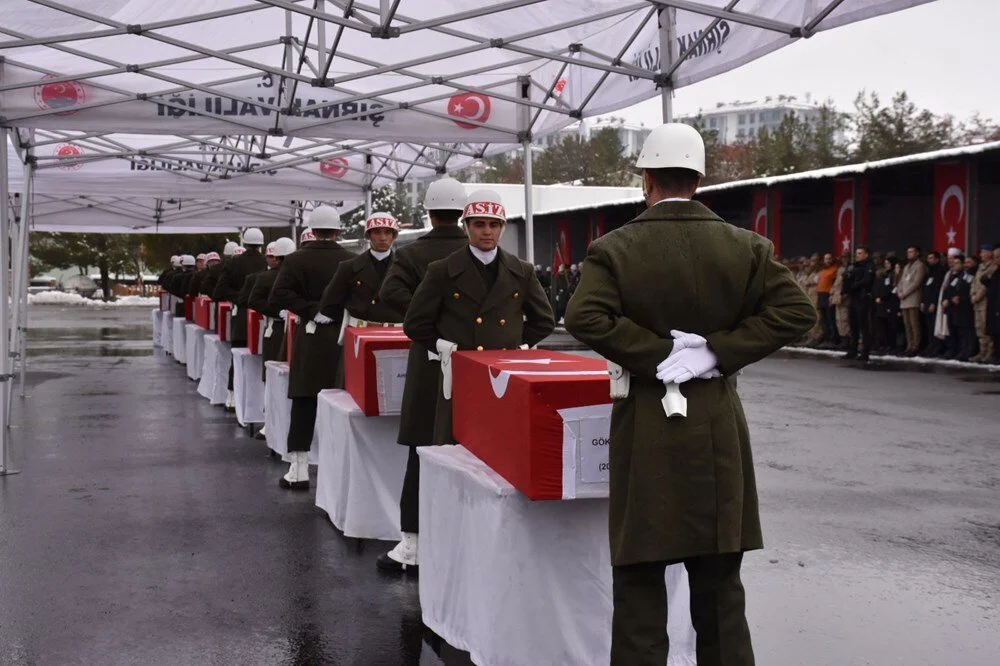 Pençe-Kilit Harekatı bölgesinde şehit olan 9 asker için Şırnak’ta tören