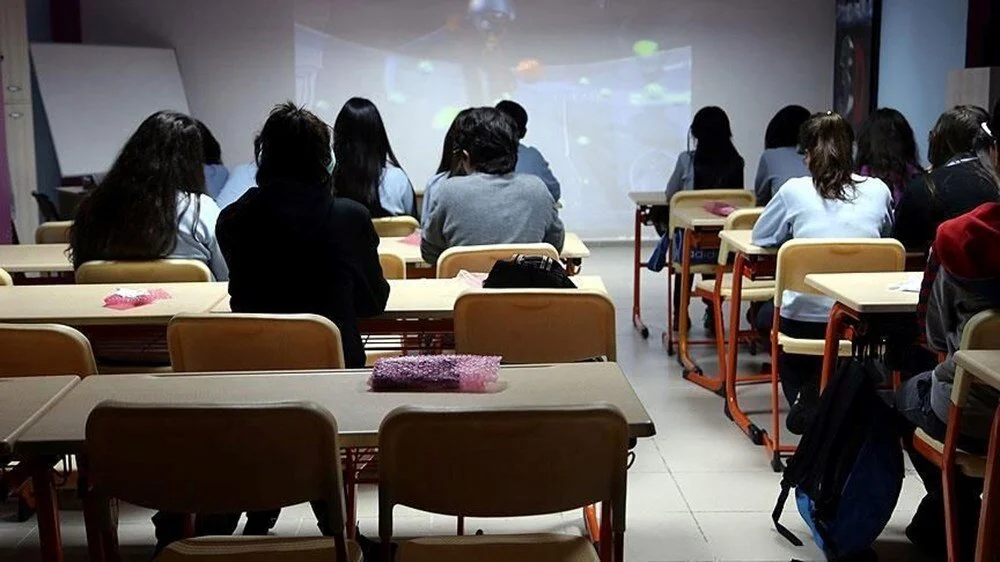 Tatil süresi kısalıyor, okul süresi artıyor (MEB’den ara tatil kararı)