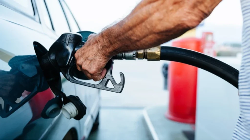 Motorine gece yarısı 1 lira 21 kuruş indirim geldi