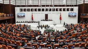 Meclis’te 8. Yargı Paketi görüşmesi! Emeklilerin bayram ikramiyesi artıyor, adli para cezaları değişiyor