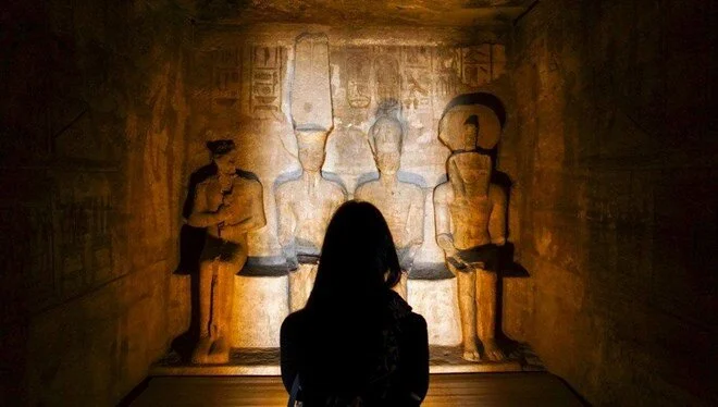 Yılda sadece 2 kez gerçekleşen doğa olayı: Firavun’a güneş vurdu