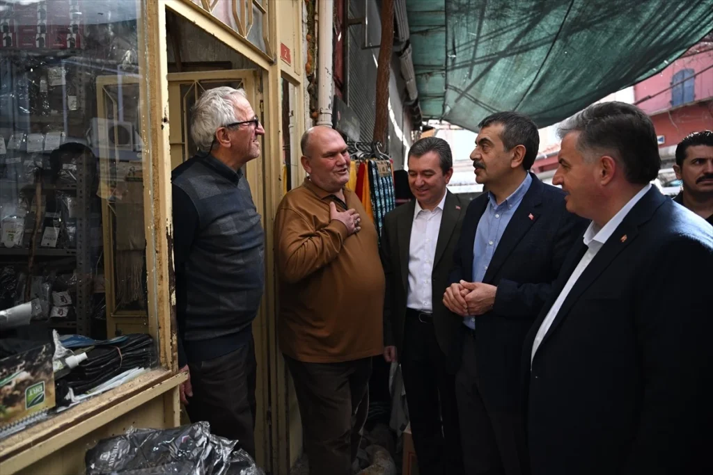 Milli Eğitim Bakanı Bergama’da okul açılışlarına katıldı