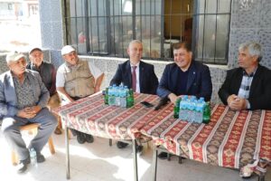 Başkan Tugay Bergama’da köylülerle buluştu