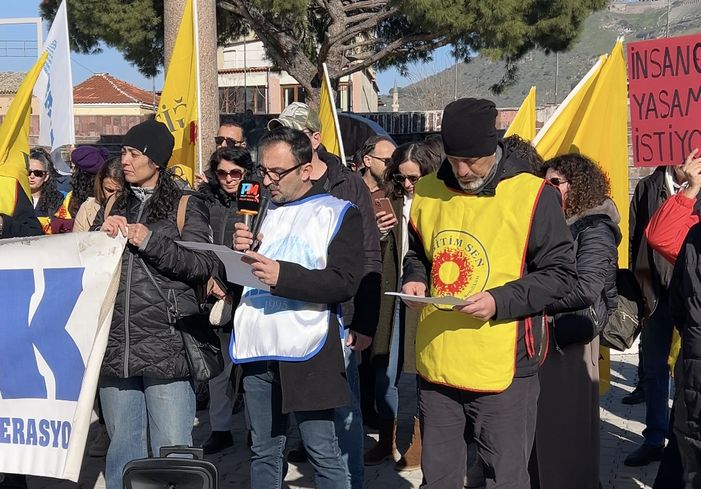 KESK Bergama’dan İş Bırakma Eylemi: “Geçinemiyoruz, İnsanca Yaşam İstiyoruz”